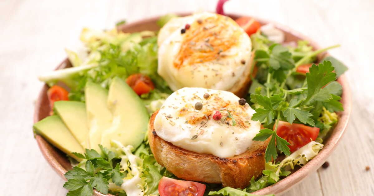 Réinventer la salade de chèvre chaud