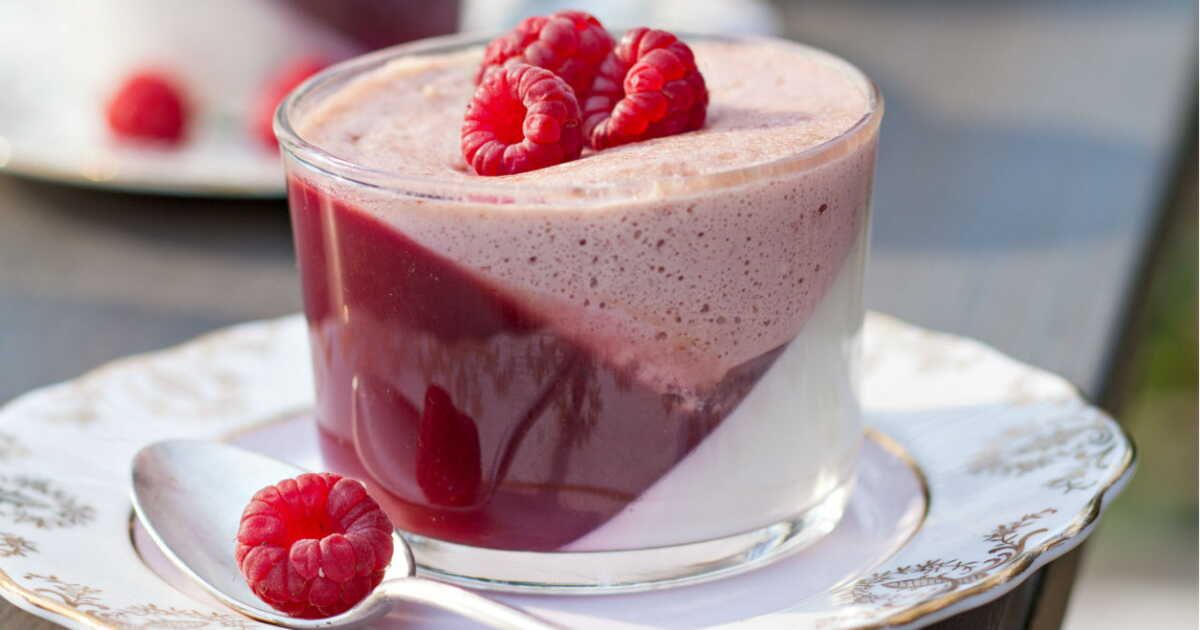 Mousses dessert en trois couleurs