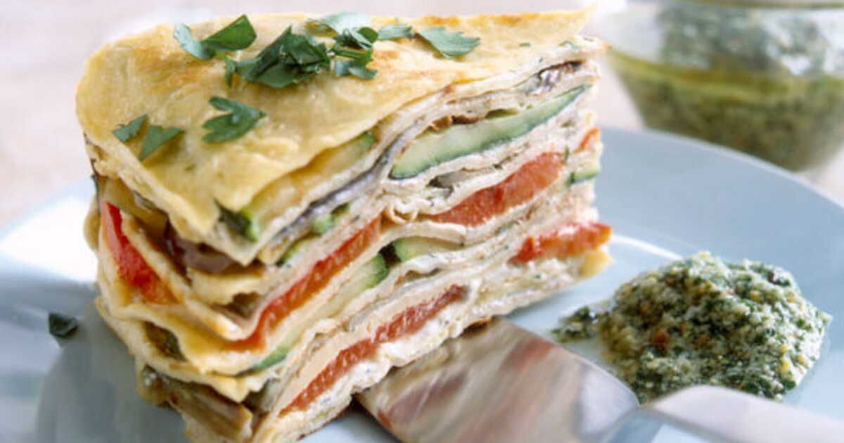 Découvrez le millefeuille de crêpes aux légumes grillés, une recette gourmande et colorée