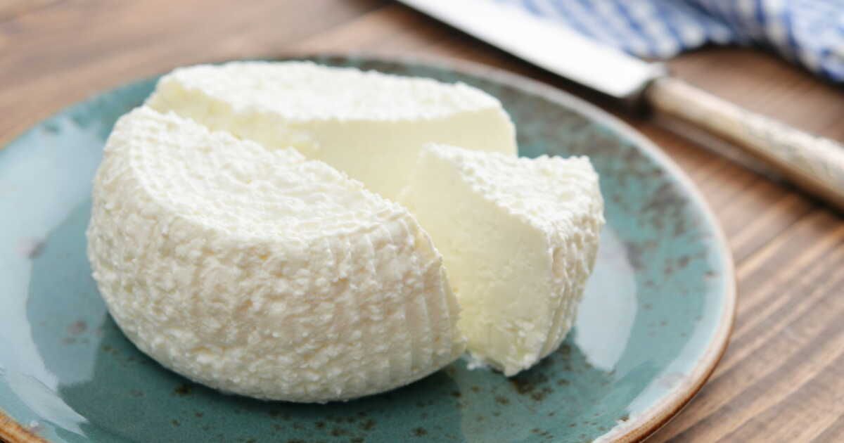 Ricotta maison : facile, savoureuse et pas chère, un super chef italien dévoile la recette du fromage