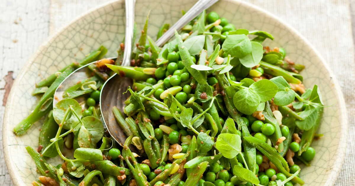 Une salade croquante aux noix et bacon pour les gourmands