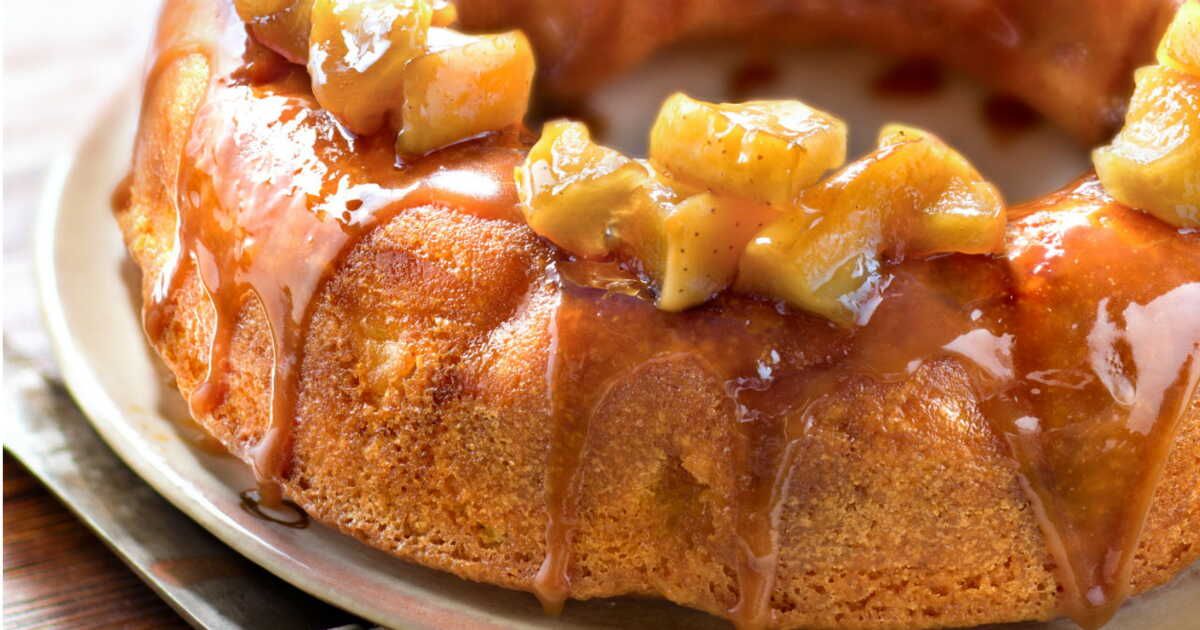 Une délicieuse couronne de pommes et caramel à savourer