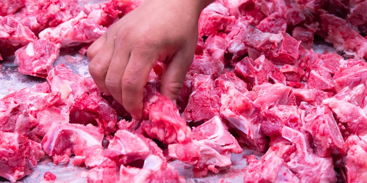 Les 10 aliments à éviter absolument crus pour votre santé