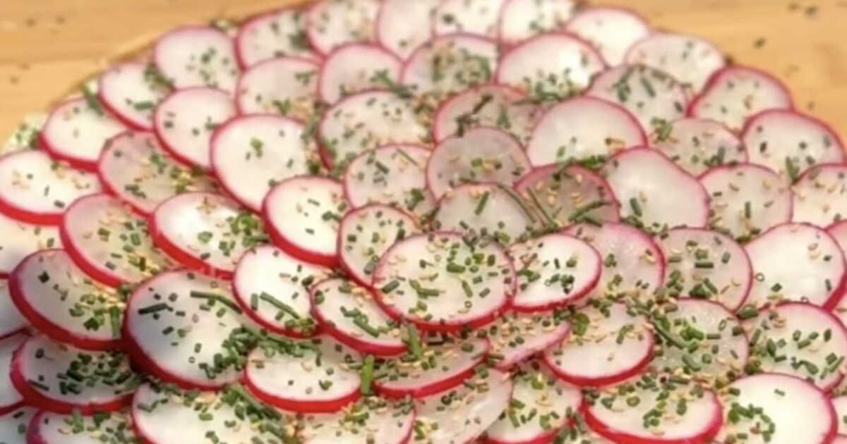 Une soirée savoureuse avec la tarte aux radis et fromage labné