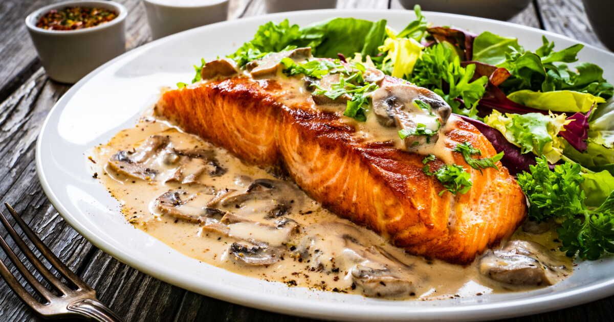 Une recette rapide de saumon à la crème pour un repas réussi en un rien de temps