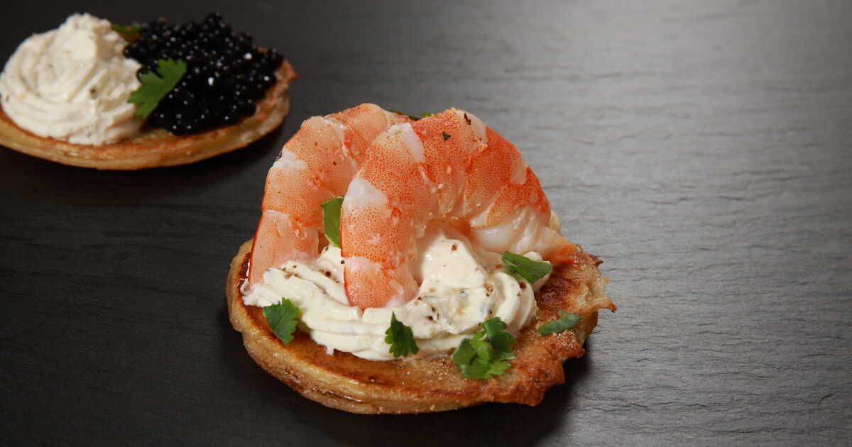 Blinis gourmands à la crème d’avocat et crevettes pour un apéro réussi