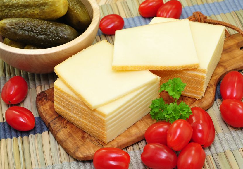 Comment savourer une raclette allégée et équilibrée