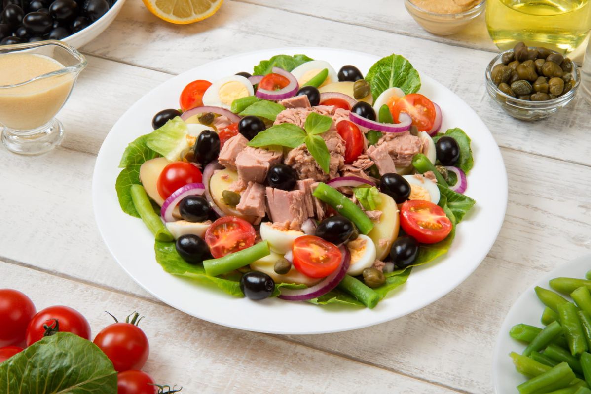 La salade niçoise de Norbert Tarayre : un secret pour la rendre irrésistible