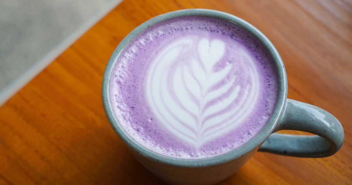 Découvrez l'ube latte, la tendance gourmande sans caféine