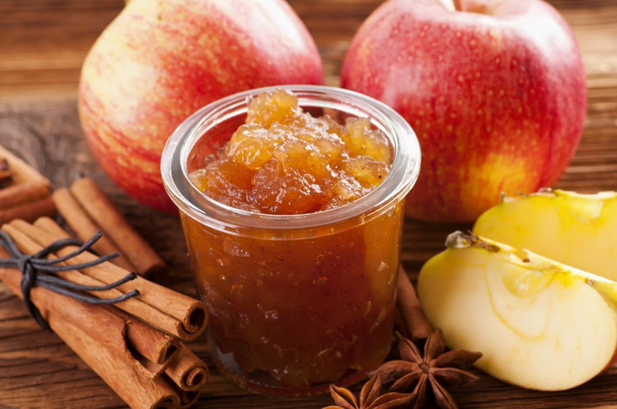 Plongez dans la magie des fêtes avec cette confiture aux épices de Noël