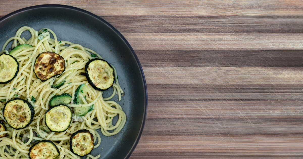 Des spaghettis aux courgettes et parmesan : une ode à l'Italie
