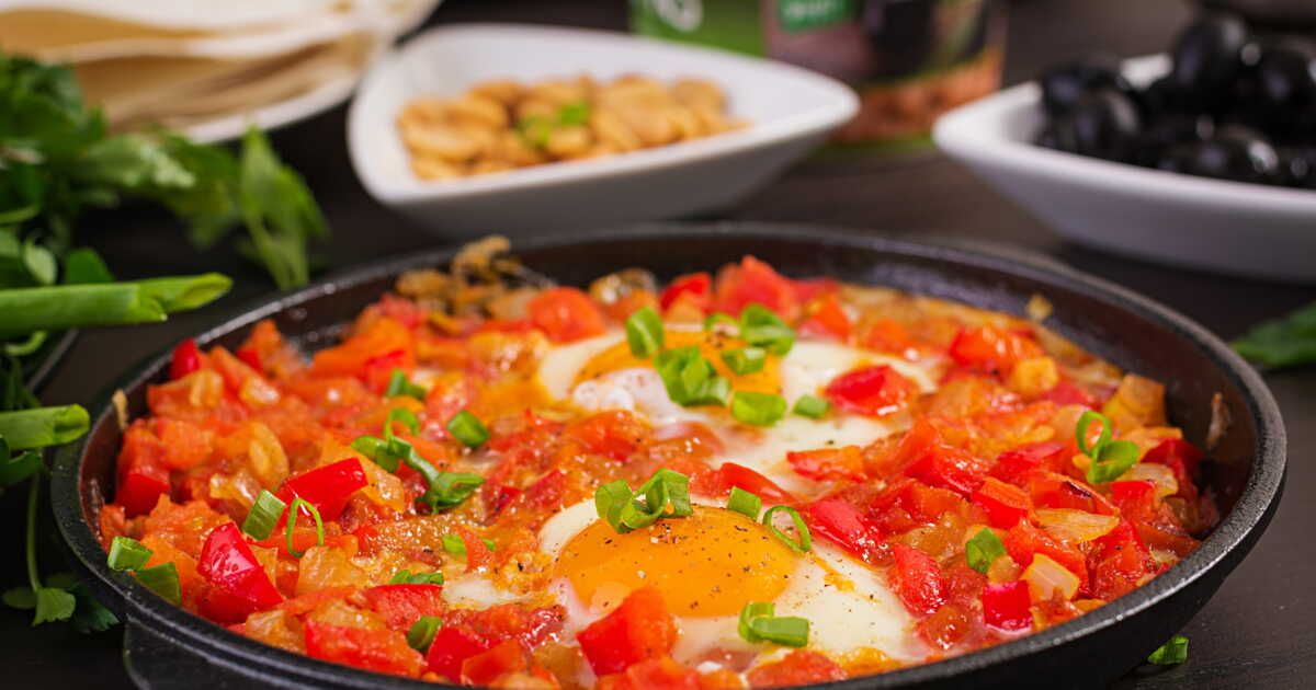 Redécouvrez la chakchouka aux poivrons : un délice estival à préparer sans effort