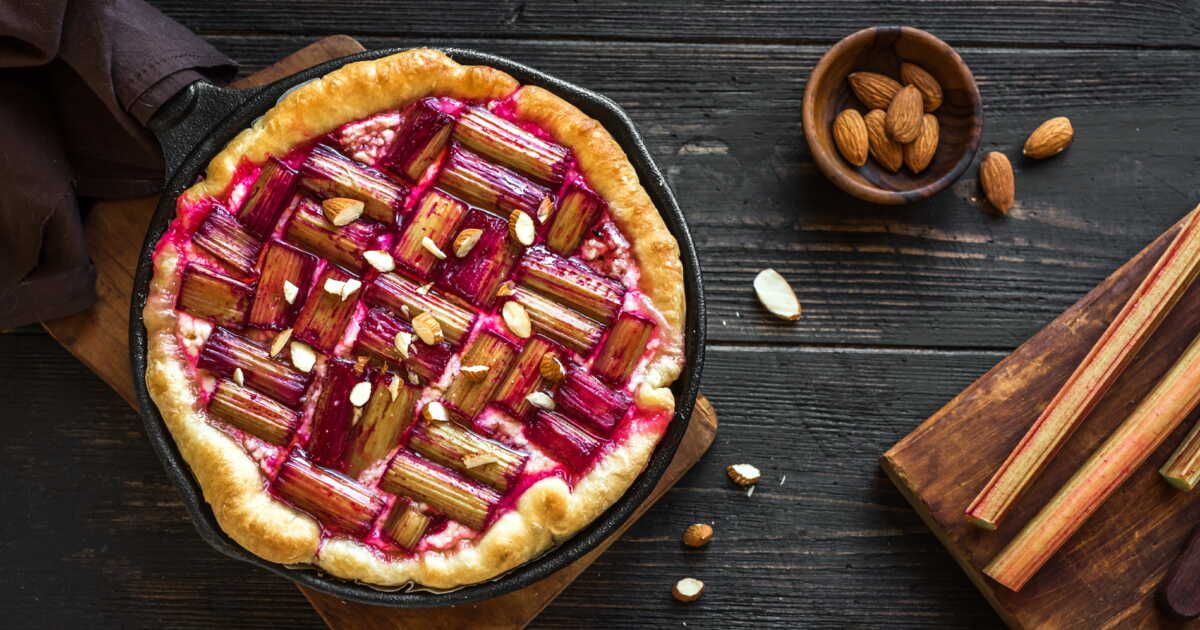 découvrez la tarte tatin de rhubarbe revisitée