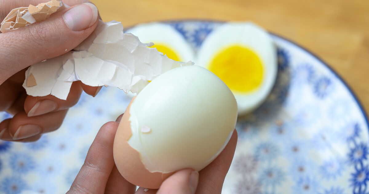 L'astuce infaillible pour écaler des œufs comme un pro