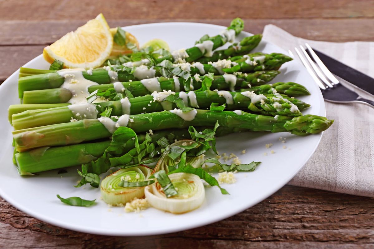 Des asperges toujours vertes : astuces de cuisson incontournables