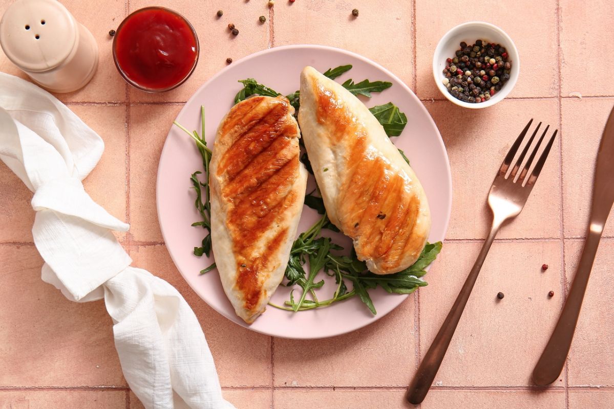 Découvrez les parties les plus nutritives du poulet selon une diététicienne