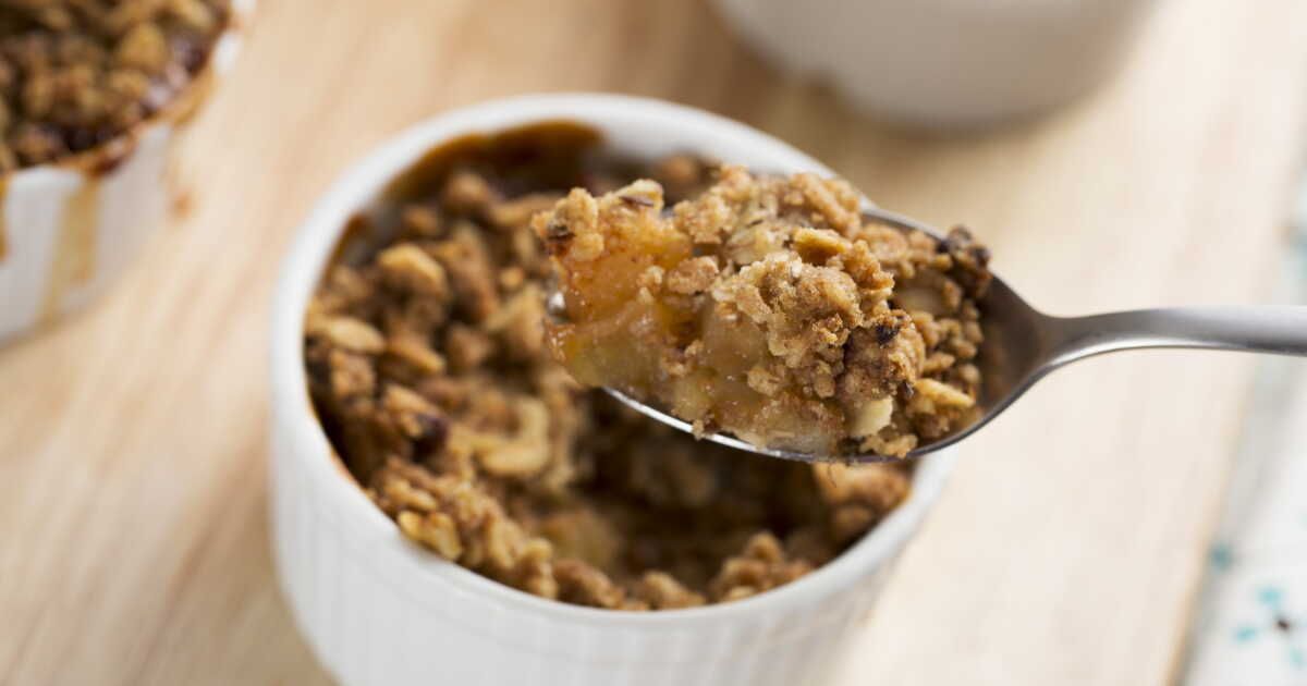 Un crumble aux pommes irrésistible signé Cyril Lignac