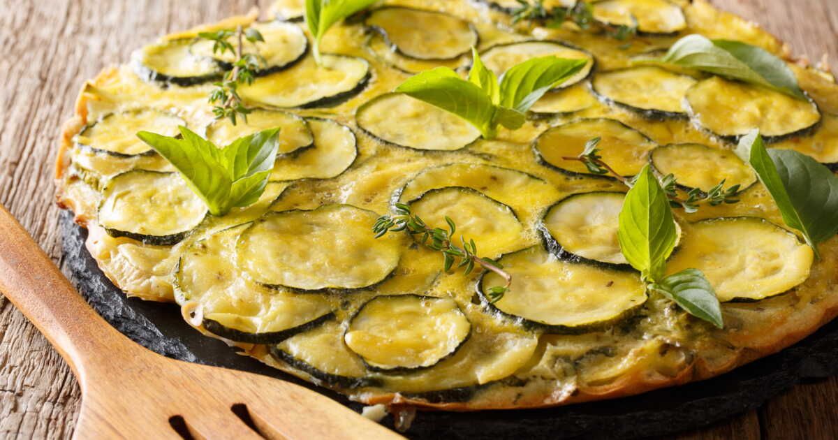 La scarpaccia aux courgettes : une recette estivale incontournable