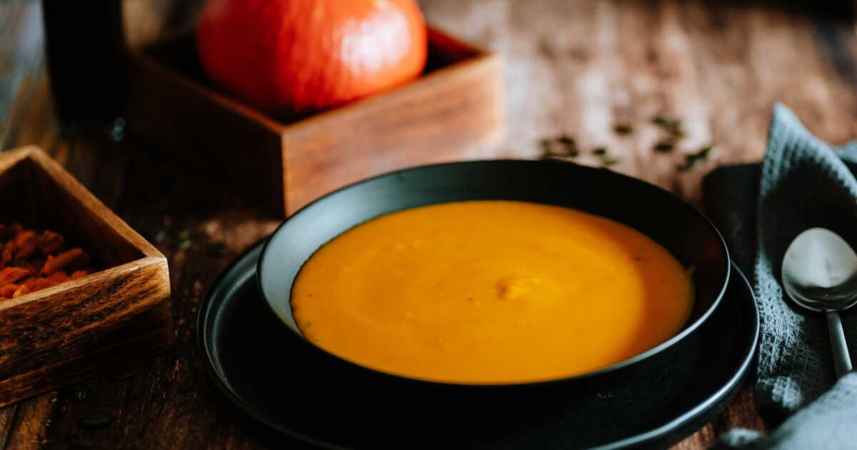La recette réconfortante du velouté au potimarron par Philippe Etchebest